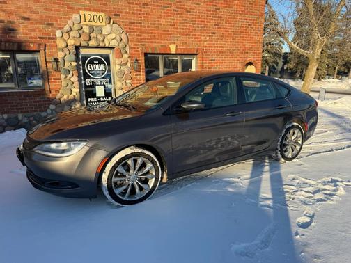2015 Chrysler 200 S