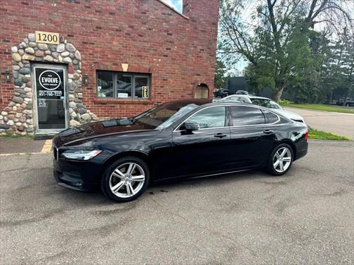 2019 Volvo S90 T5 Momentum