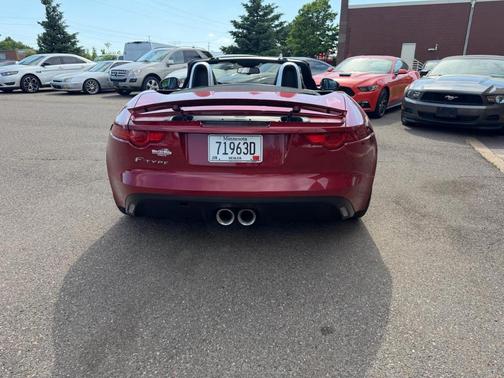 Italian Racing Red 2017 Jaguar F-TYPE Premium