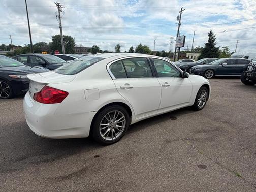Moonlight White 2013 INFINITI G37x Base