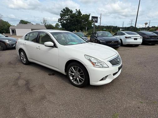 Moonlight White 2013 INFINITI G37x Base