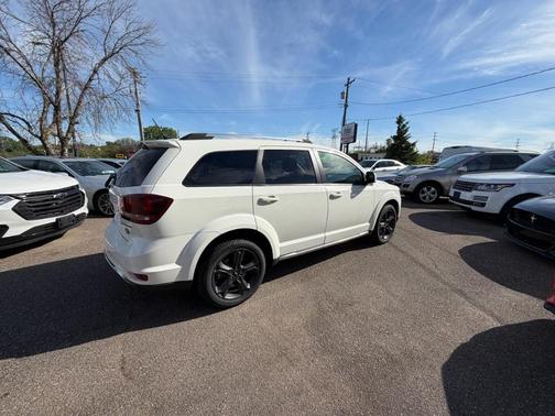 White 2018 Dodge Journey Crossroad