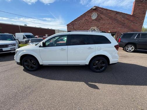 White 2018 Dodge Journey Crossroad