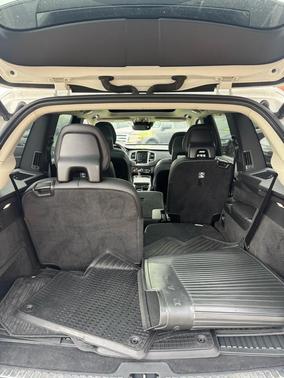 2017 Volvo XC90 T6 Momentum