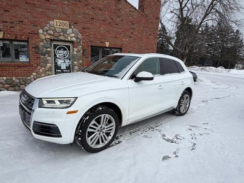 2018 Audi Q5 2.0T Premium Plus