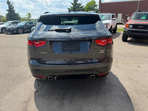 Carpathian Grey 2019 Jaguar F-PACE S