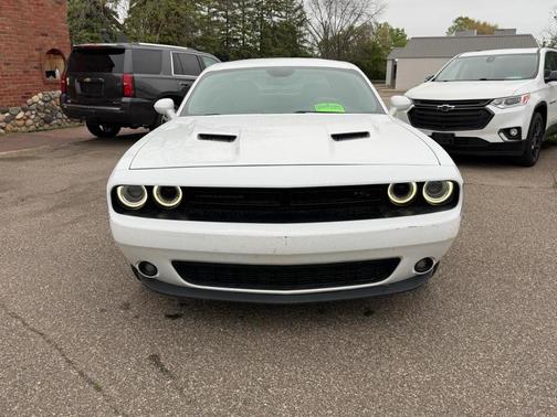 White 2018 Dodge Challenger R/T Plus