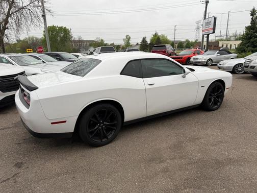White 2018 Dodge Challenger R/T Plus