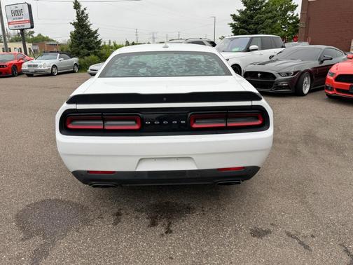 White 2018 Dodge Challenger R/T Plus