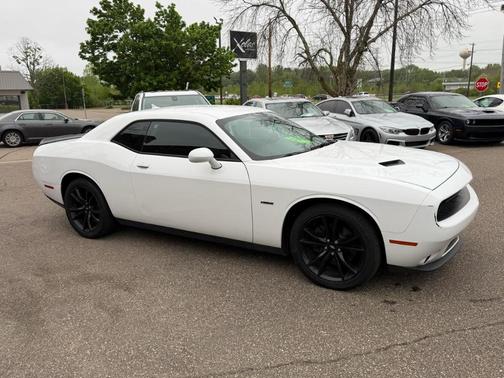 White 2018 Dodge Challenger R/T Plus