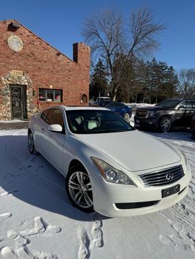 2009 INFINITI G37x Base
