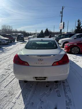 2009 INFINITI G37x Base