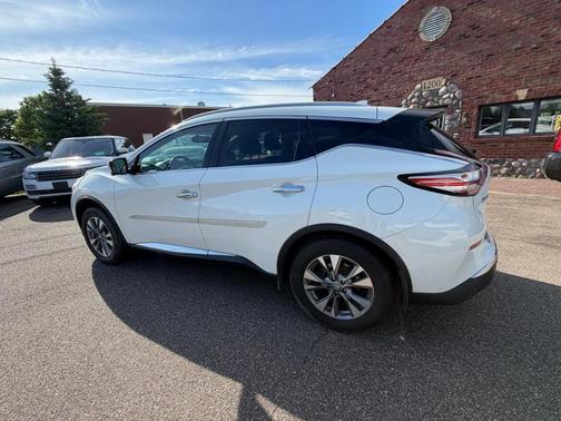 White 2017 Nissan Murano SL