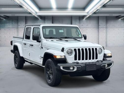 2022 Jeep Gladiator Sport S