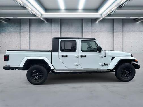 Bright White Clearcoat 2022 Jeep Gladiator Sport S