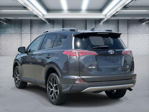 2017 Toyota RAV4 SE