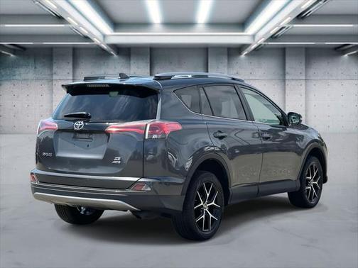 2017 Toyota RAV4 SE