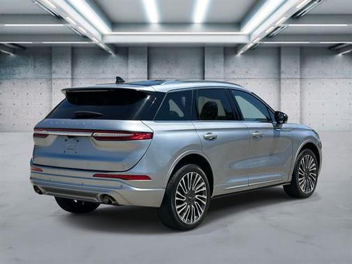 Silver Radiance Metallic Clearcoat 2022 Lincoln Corsair Standard