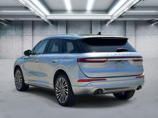 Silver Radiance Metallic Clearcoat 2022 Lincoln Corsair Standard