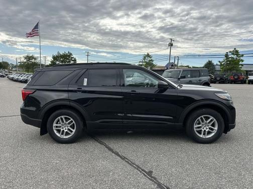 Agate Black Metallic 2026 Ford Explorer Active
