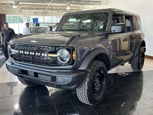 Carbonized Gray Metallic 2026 Ford Bronco Big Bend