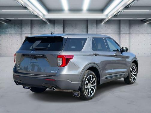 2022 Ford Explorer ST-Line