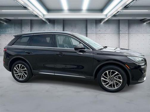 Infinite Black Metallic Clearcoat 2022 Lincoln Corsair Standard