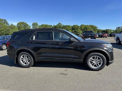Agate Black Metallic 2026 Ford Explorer Active