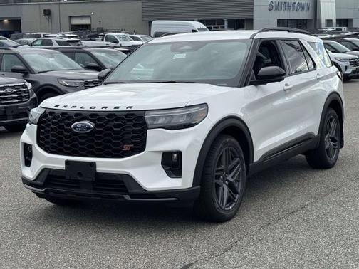 Star White Metallic Tri-Coat 2026 Ford Explorer ST