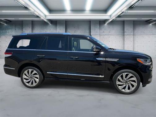 Infinite Black 2022 Lincoln Navigator Reserve