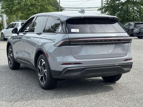 Gray Matter Metallic Clearcoat 2026 Lincoln Nautilus Premiere