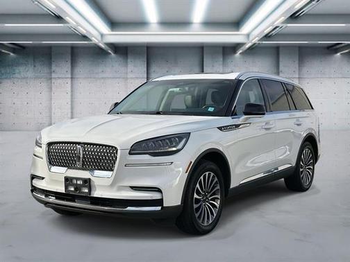 Pristine White Metallic Tri-Coat 2023 Lincoln Aviator Reserve AWD