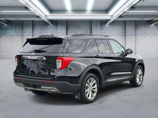Agate Black 2023 Ford Explorer XLT