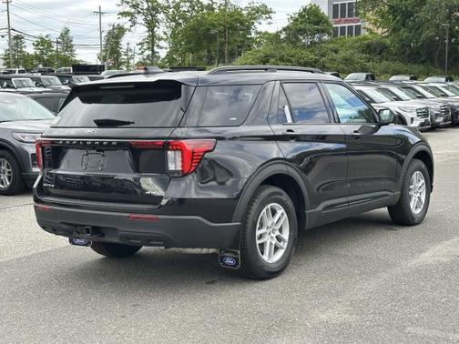 Agate Black Metallic 2026 Ford Explorer Active