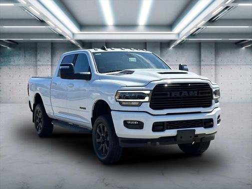 2023 RAM 2500 Laramie Crew Cab 4x4 6'4' Box