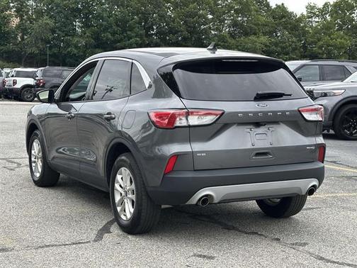 Carbonized Gray Metallic 2022 Ford Escape SE