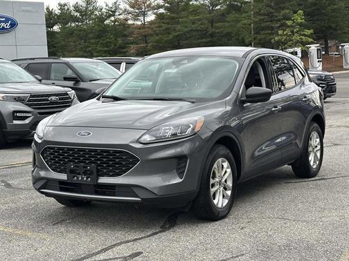 Carbonized Gray Metallic 2022 Ford Escape SE