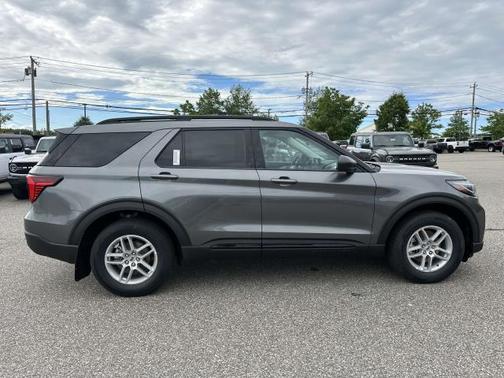 Carbonized Gray Metallic 2026 Ford Explorer Active