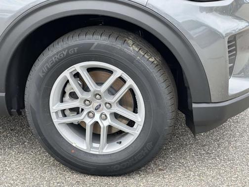 Carbonized Gray Metallic 2026 Ford Explorer Active