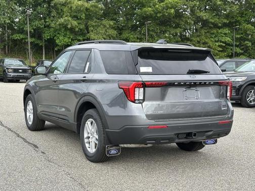Carbonized Gray Metallic 2026 Ford Explorer Active