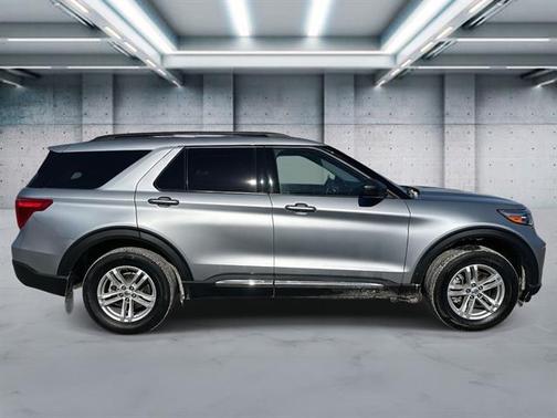 Iconic Silver Metallic 2023 Ford Explorer XLT