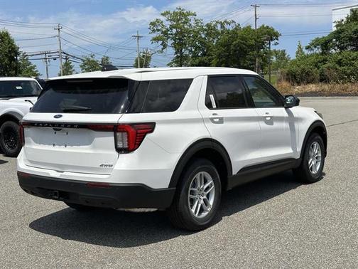 Star White Metallic Tri-Coat 2026 Ford Explorer Active