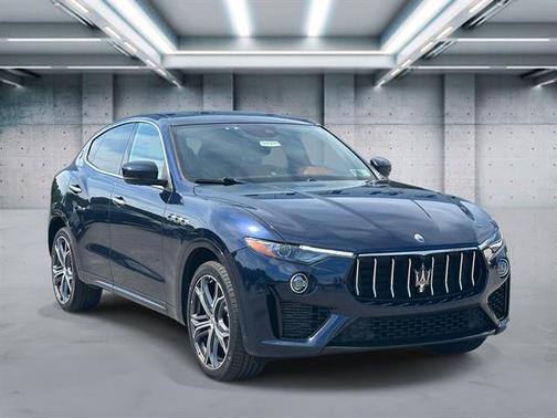 Blu Nobile Tri-Coat 2020 Maserati Levante Base