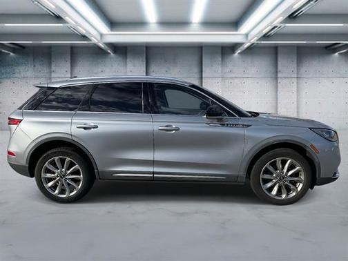 Silver Radiance 2021 Lincoln Corsair Standard