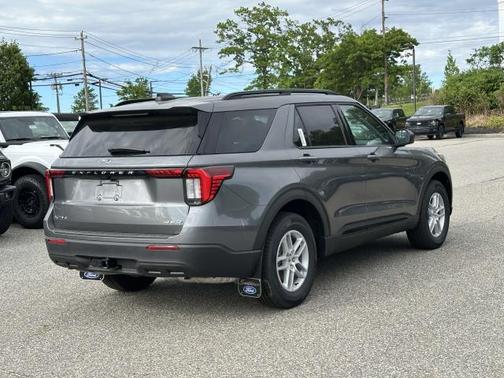 Carbonized Gray Metallic 2026 Ford Explorer Active