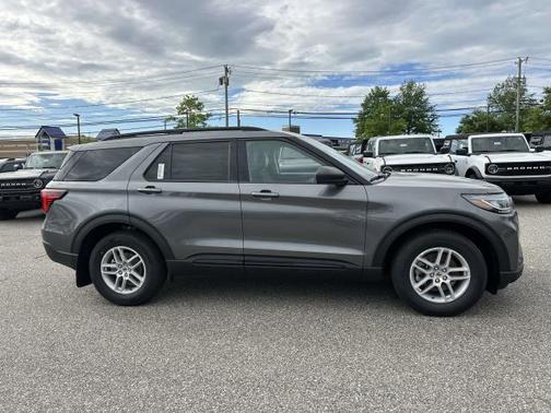 Carbonized Gray Metallic 2026 Ford Explorer Active