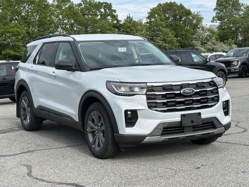 Space White Metallic 2026 Ford Explorer Active
