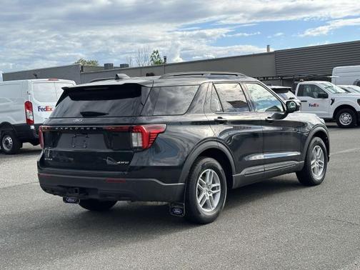 Agate Black Metallic 2026 Ford Explorer Active
