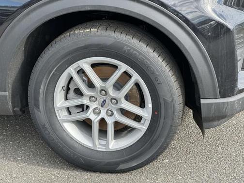Agate Black Metallic 2026 Ford Explorer Active