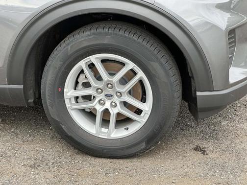 Carbonized Gray Metallic 2026 Ford Explorer Active